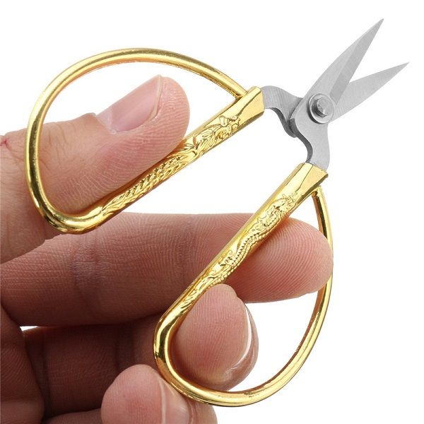 

1pcs 8,5 * 5.3cm европейский vintage gold швейные ножницы ножницы для вышивки шитье ткани cutter дракон шаблон портного, q