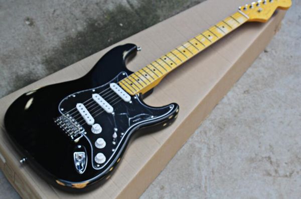 

бесплатная доставка завод black vintage style гитара электрическая с sss пикапы, желтый кленовый гриф, chrome hardware, можно подгонять