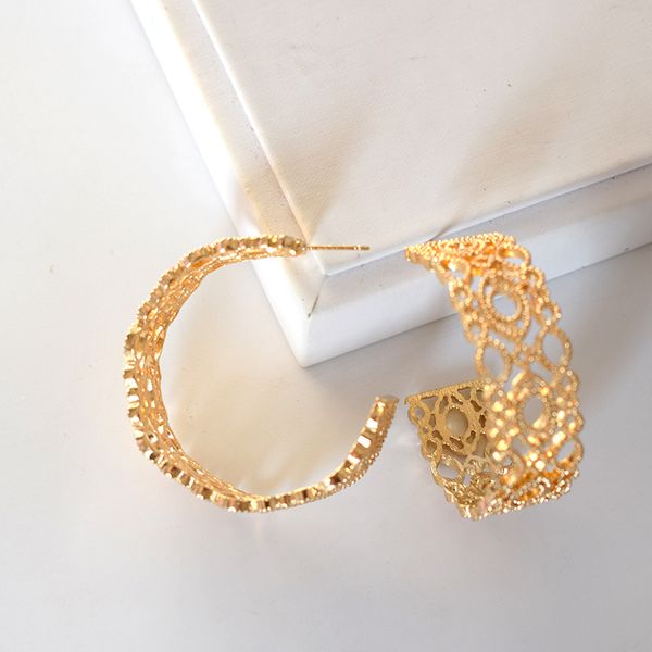 

2019 new design gold silver color circle big round hollow hoop earrings exaggeration personality wide earrings for women girl, Golden;silver