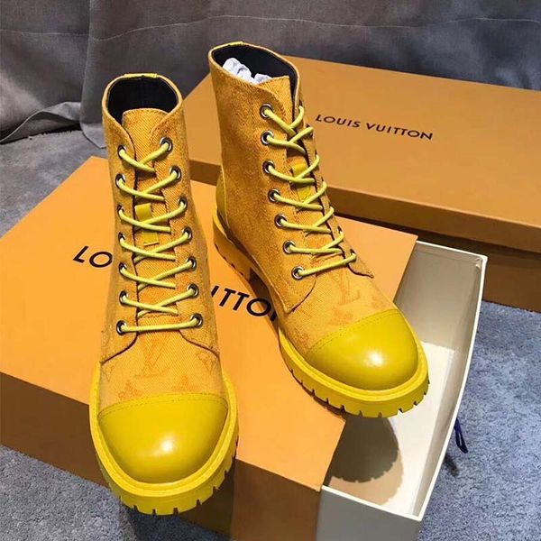 

2019 wild european and american autumn and winter fashion leather martin boots with round head short female knight boots thick bottom, Black