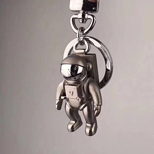 

solid metal designer key chain creative astronaut design men and women luxury key chain gift box packaging, Silver