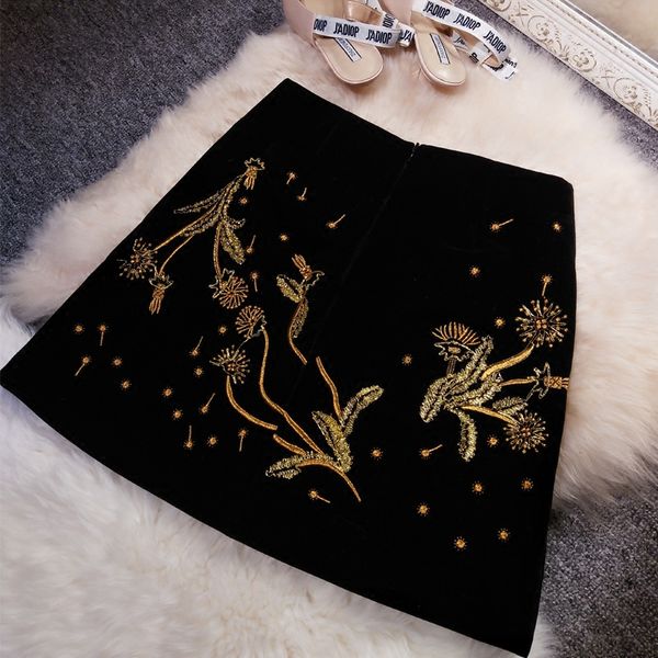 

new winter half skirt female temperament bead embroidery small fragrant wind slim skirt, Black