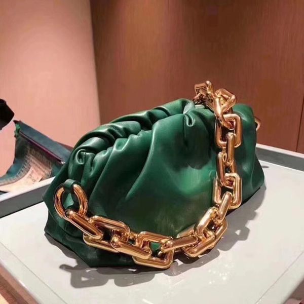 

2020 spring and summer european and american retro style bags women's new wild shoulder slung ins fashion chain