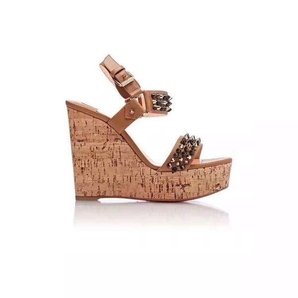 

2019 ladies wedge sandals riveted high-heeled outdoor shoes with wooden slope ladies ankle strap women's pumps party shoes eu35-42