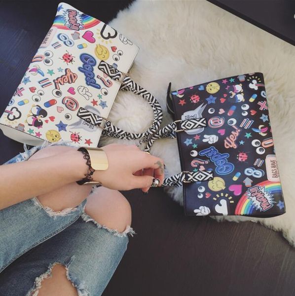 

2020 wholesale women shipping bags graffiti handbags totes shoulder bags