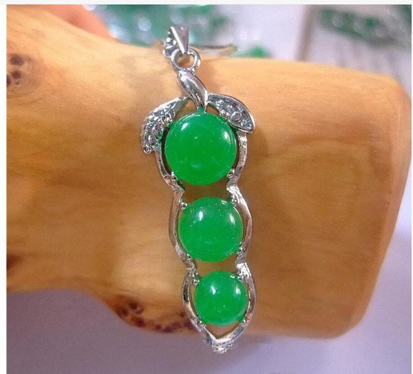 without chain Malay red jade round shape pendant