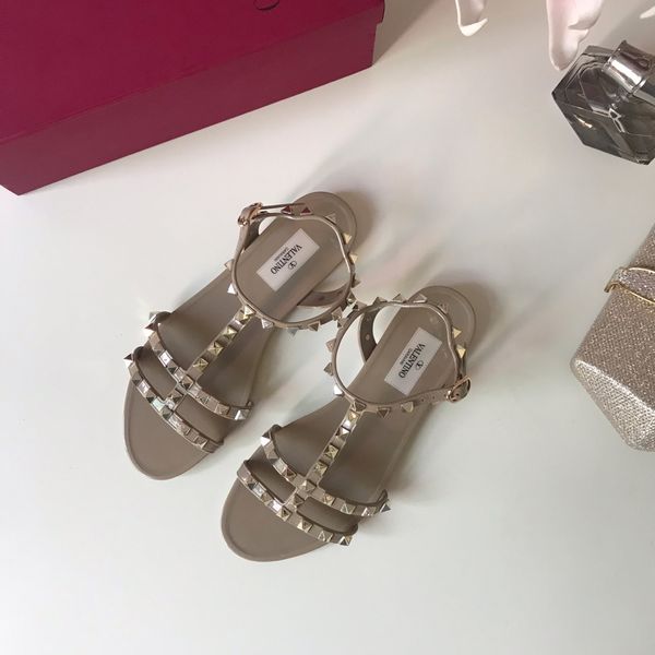 

2019 fashion luxury designer shoes vlt rivets genuine leather sandals women casual brand shoes large size 35-41