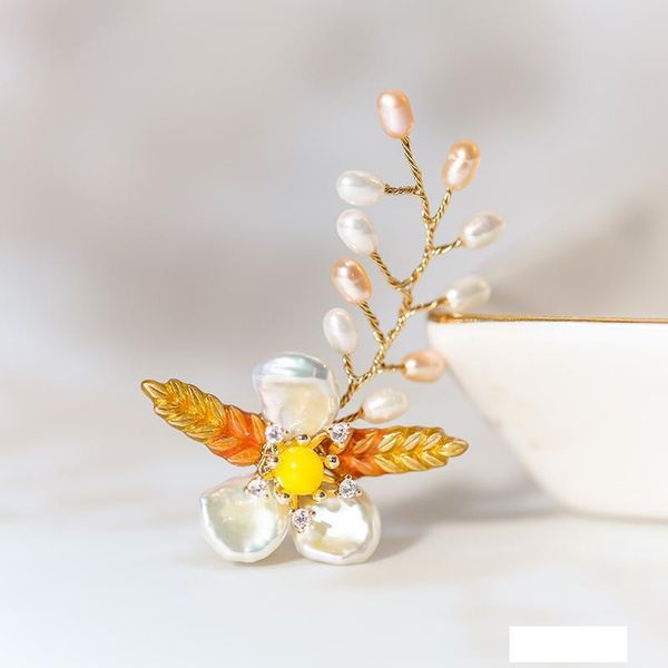 

оптовых ювелирных изделия ручной работа clover природного baroque pearl эмаль брошь булавка свадьбы аксессуары для женщин 2019 новых, Gray