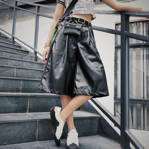 

moisture, texture, thin black leather midpants bf high waist design locomotive straight barrel, wide trousers, handsome pants, Black;white