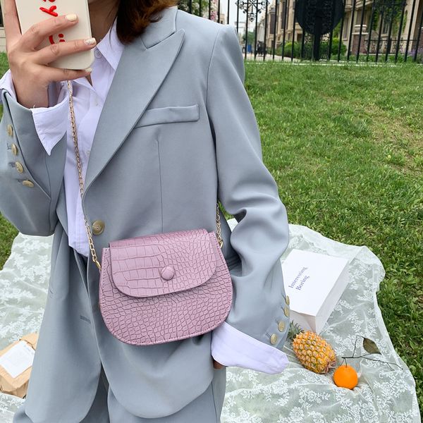 

2020 new shoulder bag women's casual fashion korean version of the saddle bag crocodile pattern chain