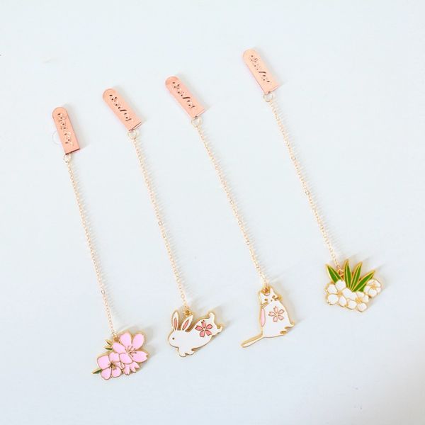 

4 pcs/set creative cherry blossom cat series metal pendant bookmark book holder message card gift stationery