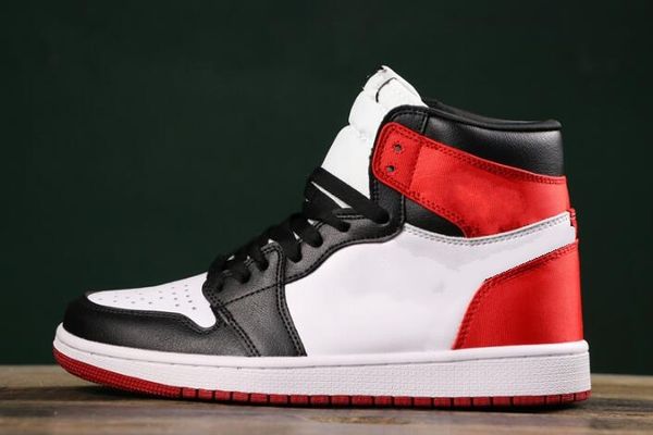 

2020 new arrival 1s high black white red leather women men outdoor shoes shoes size 36-47