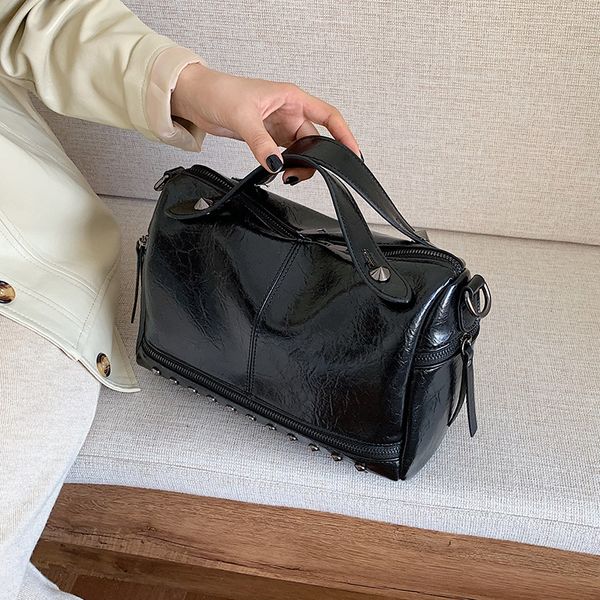 

textured niche bag female 2020 new fashion wild shoulder messenger bag retro oil leather handbag