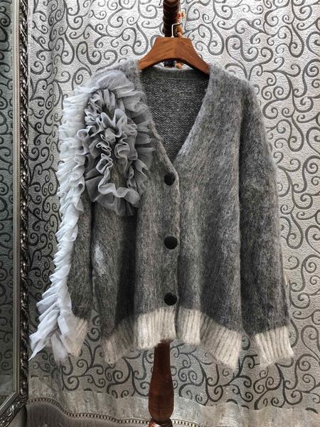 

2019 autumn and winter new women loose v-neck gauze disk flowers knit cardigan 1027, White