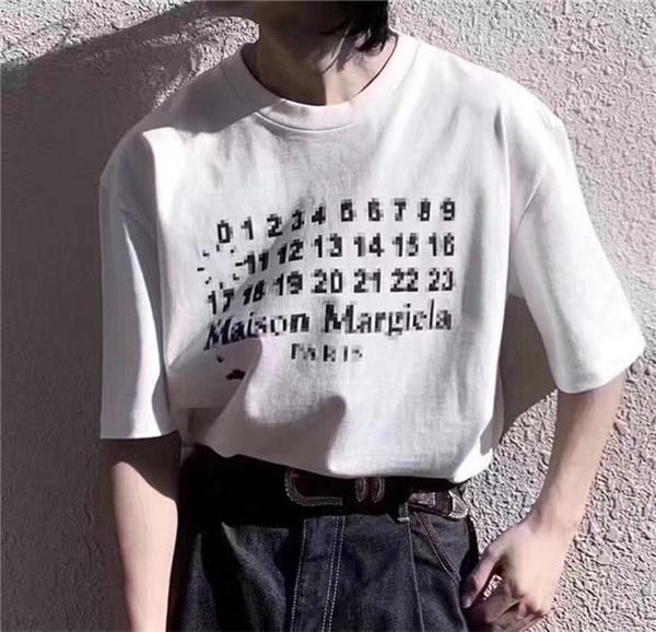 

1216 2020 летний бренд тот же стиль футболка белый черный тройники женщины / мужчины с коротким рукавом круглый вырез одежда leding, White