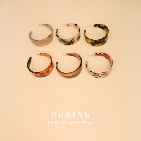 

qumeng 2020 простые красочные серьги смола обруч для женщин c форма leopard печати акриловые серьги уксусная кислота круг, Golden;silver