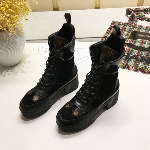 

europe and america 2019 winter new short boots thick with high heel martin boots leather platform thick bottom locomotive boots genuine, Black
