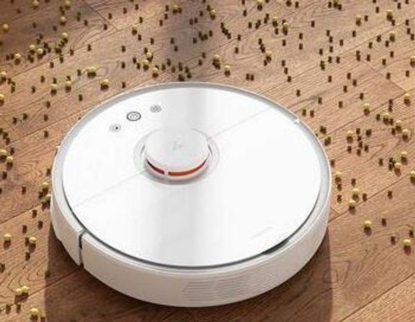 

White roborock 5 robotic vacuum and mop cleaner 2000pa uper power uction wi fifi with 5200mah battery capacity in tock