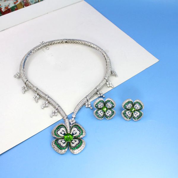 

Brincos e Colar candyflower