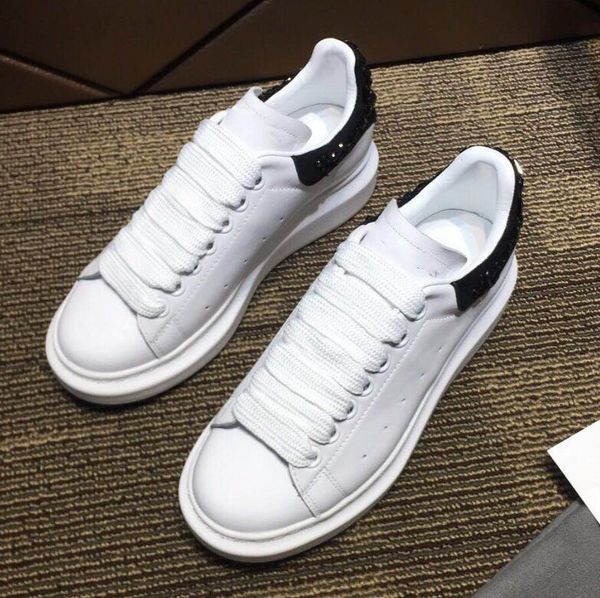

2020 luxury platform sneakers fashion designer shoes reflective triple black velvet white golden mens womens casual party dress leather shoe