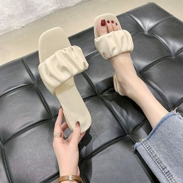 

2020 summer new sandals and slippers in the word with wild folds thick with outer wear sandals and slippers women, Black
