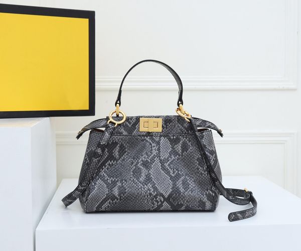 

european new 2019 exquisite elegant lady handbag designer cross body bag perfect design style factory direct global ing