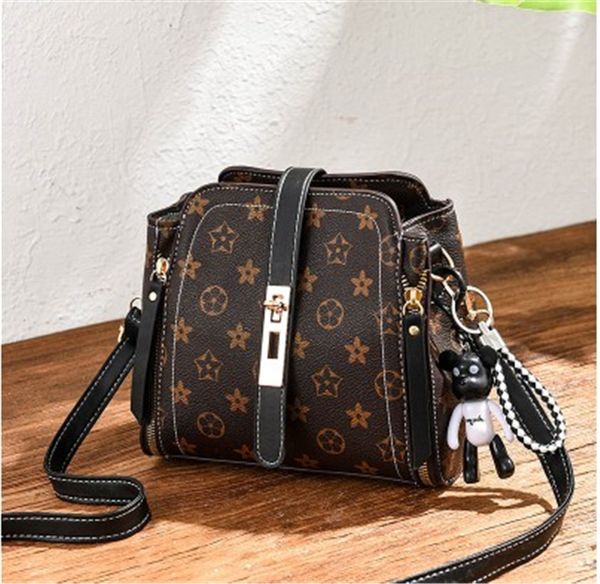 

ladies fashion shoulder bag designer handbag luxury pu shoulder bags ladies messenger bag tassel crossbody bag newset 3