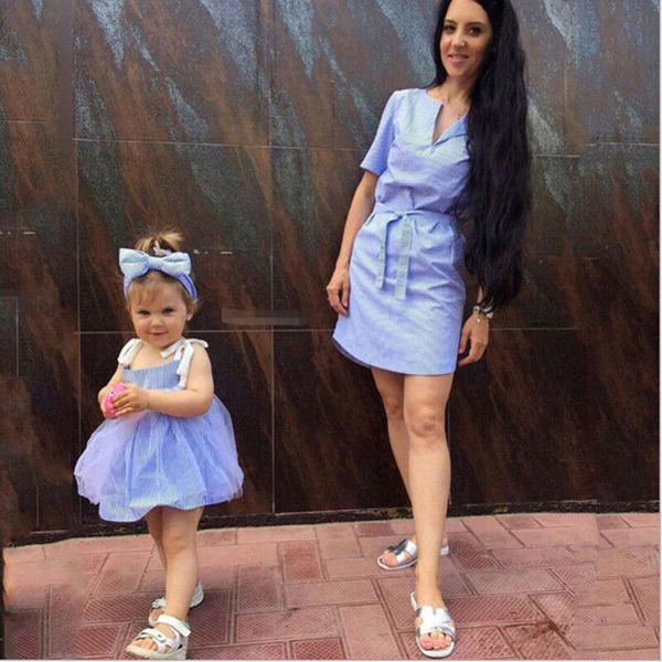 

летняя мода мама и дочь платье синий полосатый родитель-ребенок мать девочки соответствующие платья, Blue