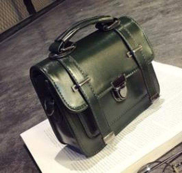 

2020 newset messenger retro female bag wild tide shoulder bags arrow plug lock type small square bag