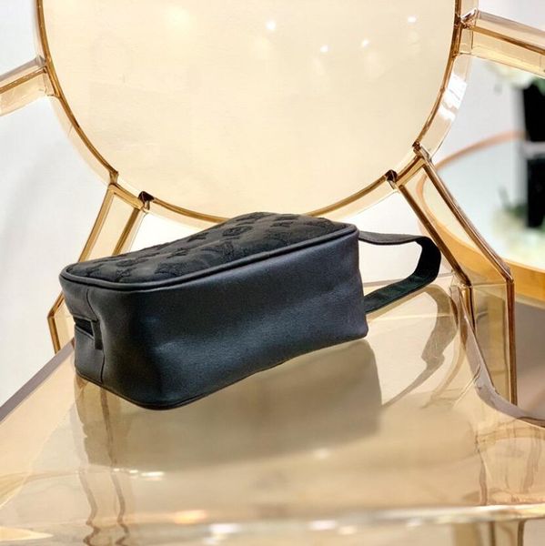

2020 style classic designer simple screen handbag shoulder bag traveling bag multi-function bag