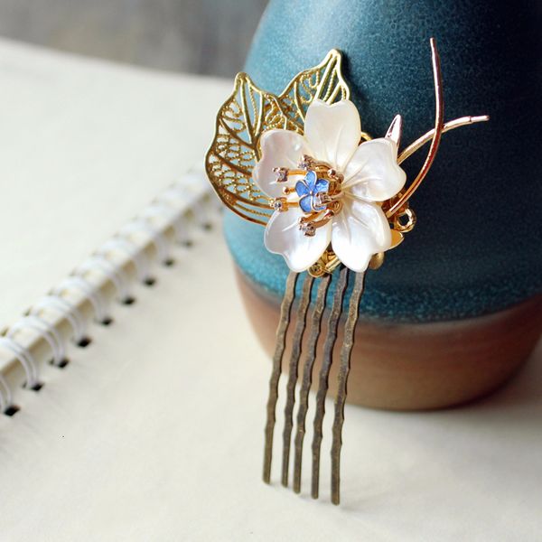 

white shell flower hair comb gold leaves hair pins elegant wedding accessories vintage ornaments, Golden;white