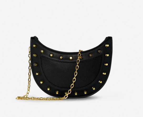 

2019 new fashion women's shoulder bag female bag metal chain diagonal casual rivet new moon bag ing