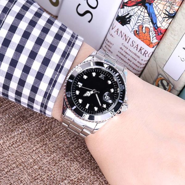 

40mm Colored diamond relogio masculino mens watches Luxury wist fashion With Calendar Bracklet Folding Clasp Master giftluxury Mens Watches