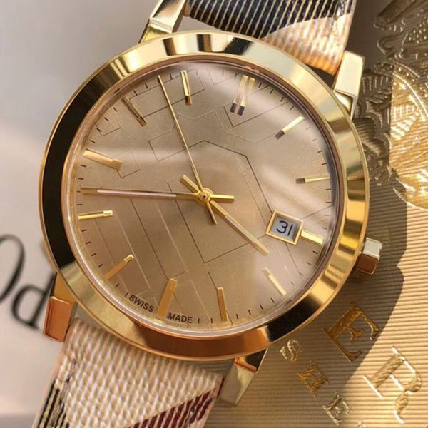 

Fashion Ladies Wristwatch Quartz The City Champagne Dial Haymarket Check Strap Women's Watch 9026