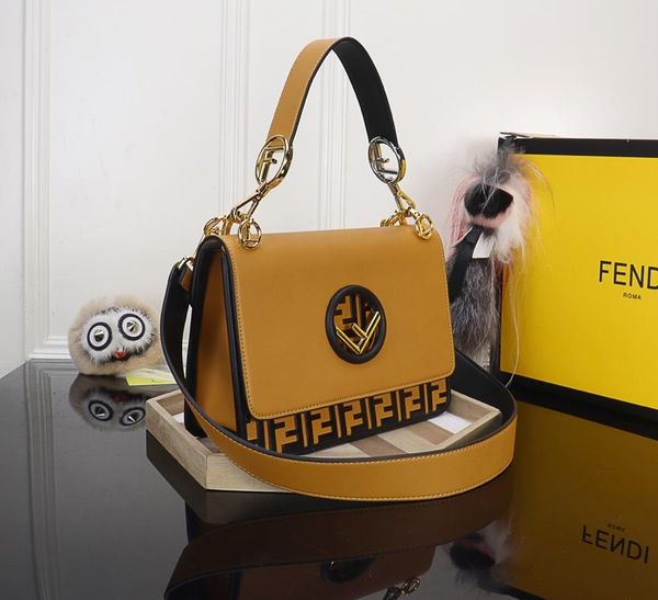 

Retro cla ic handbag leather ladie houlder bag chain 2019 new metal letter handbag 8806