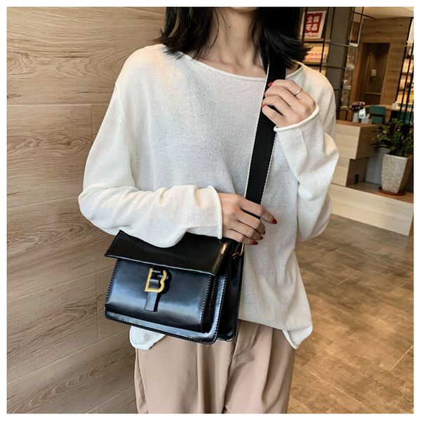

2020 new women's bags wild cross-body portable women's bags business universal ins style