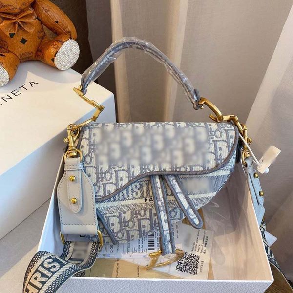 

женщины роскошные дизайнерские седельные сумки бренд D letter сумки cross body totes сумки на ремне вязание женская мода горячая распродажа 206239L