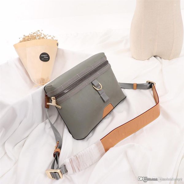 

messenger bag for men new catwalk style small bags fashion men shoulder bags m43889 29.5*20*10.5cm