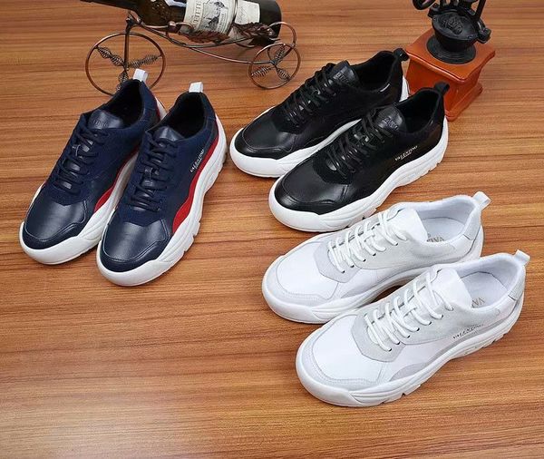 

2019 whole ale women ca ual hoe ladie brand v fa hion rivet leather men rock tud low valentine ca ual hoe with box and du t bag