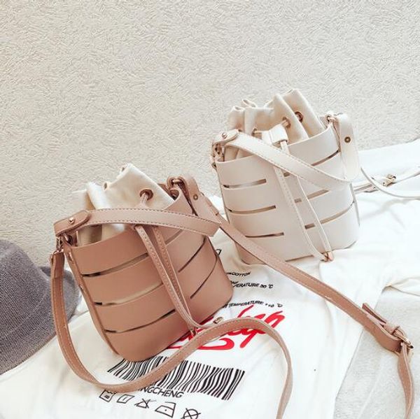 

the new tide hollow handbag bucket bag korean version of the wild one-shoulder messenger bag