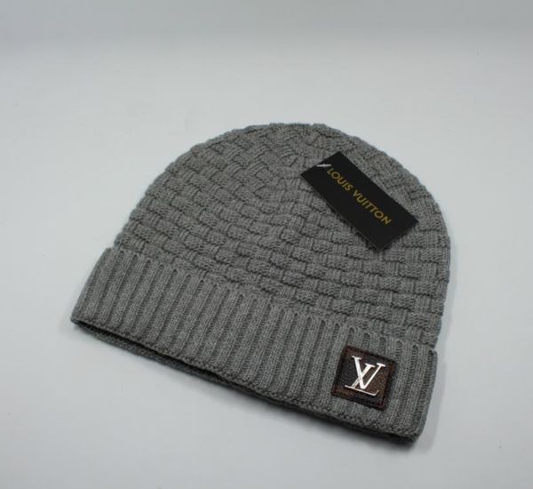 

designer skullies caps beanies for men women 2019 new winter brand beanies knitted skateboard skull caps hats with tag, Blue;gray