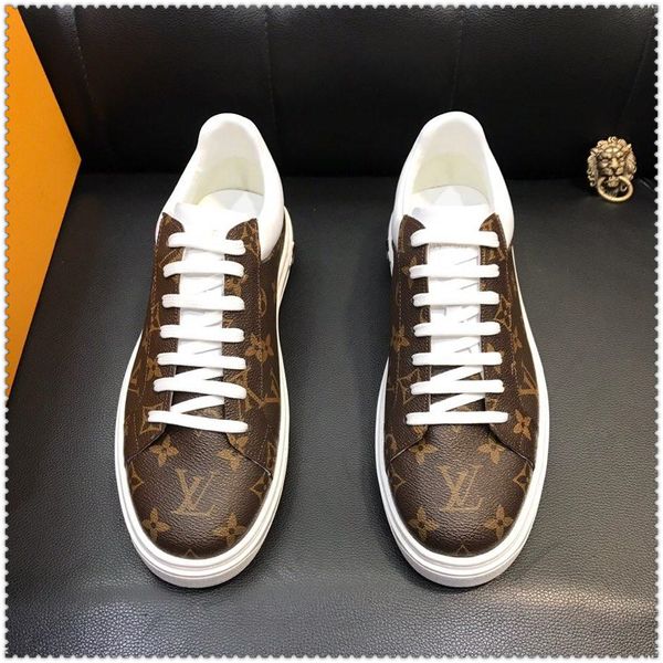 

2019 spring men's new sports men's shoes leather breathable shoes, outdoor travel skate shoes a generation