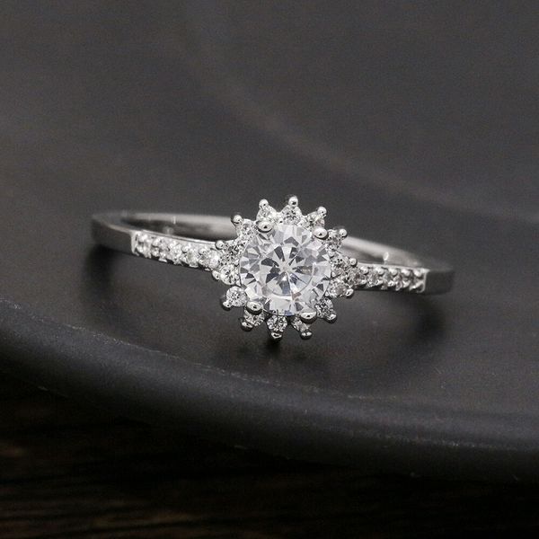 

wholesale- diamonds ring with side stones luxury diamond crystal ring for women graceful girl fashion jewelry wedding engagement accessories, Silver