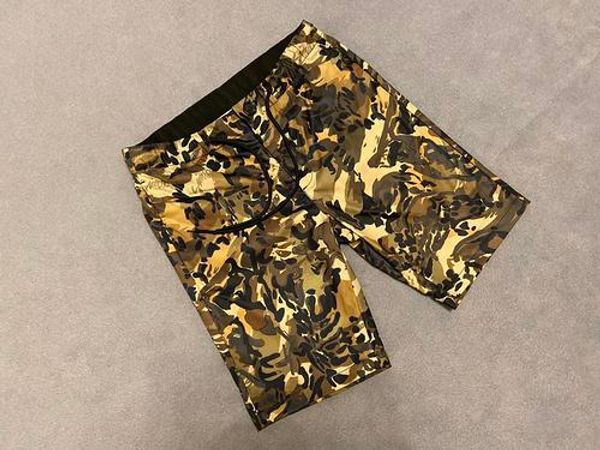 

2020 европа и франция последние дикие повседневные весна и лето золотое письмо печати шорты мужчины и женщины роскошные мужские дизайнерские, White;black