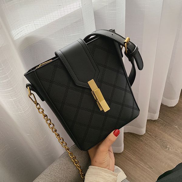 

summer 2019 new korean fashion women's bag shoulder slung lingge chain bag tide