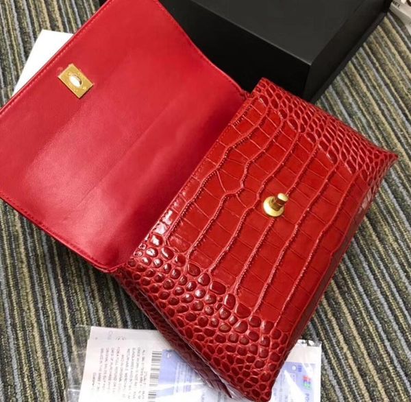 

cowhide with alligator texture handle bag, lambskin inside, gold chain hardware medium size diagonal package c393