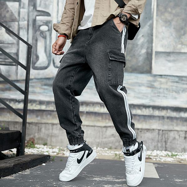 

men jeans autumn fashion large size loose denim pants 2019 new young men button pocket casual cargo denim trousers, Blue