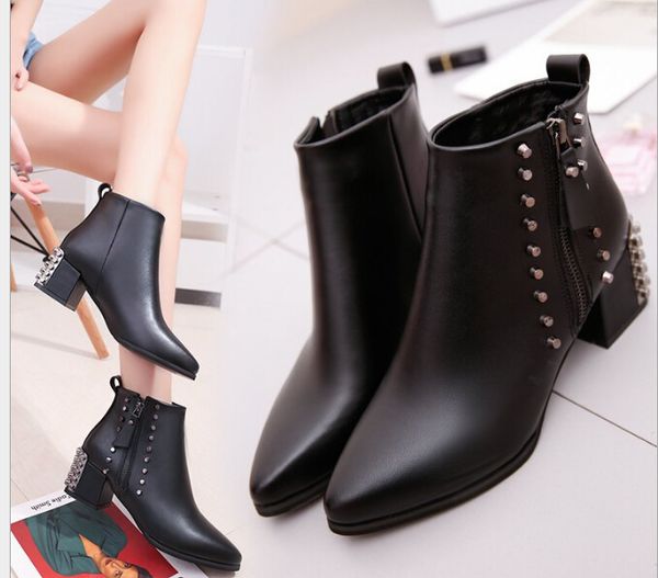 

2019 spring and autumn new women's shoes thick with rivets short boots female pointed head with velvet simple wild martin boots, Black