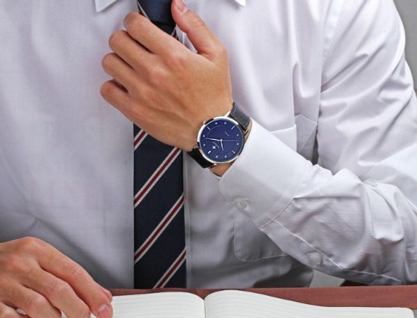 

one piece genuine ultra-thin men's quartz watch of the couple, Slivery;brown