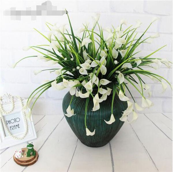 Novos bonitos 25 cabeças / buquê mini calla artificial com folha falsa plástica lírio aquático plantas home room decoração de natal flor gb137